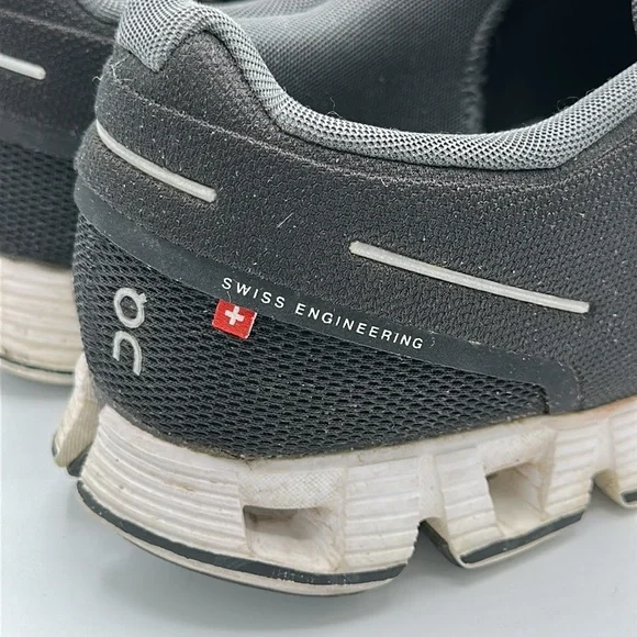 On Cloud Swiss Engineering Running Shoes, size 10.5 - Picture 4 of 10